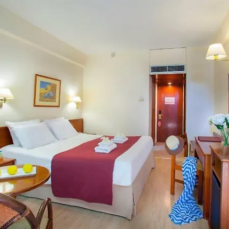 Hotel Odysseia Kapetanios 4*